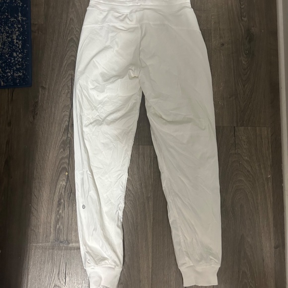 Lululemon Dance Studio Mid-Rise Jogger Short - Picture 2 of 3